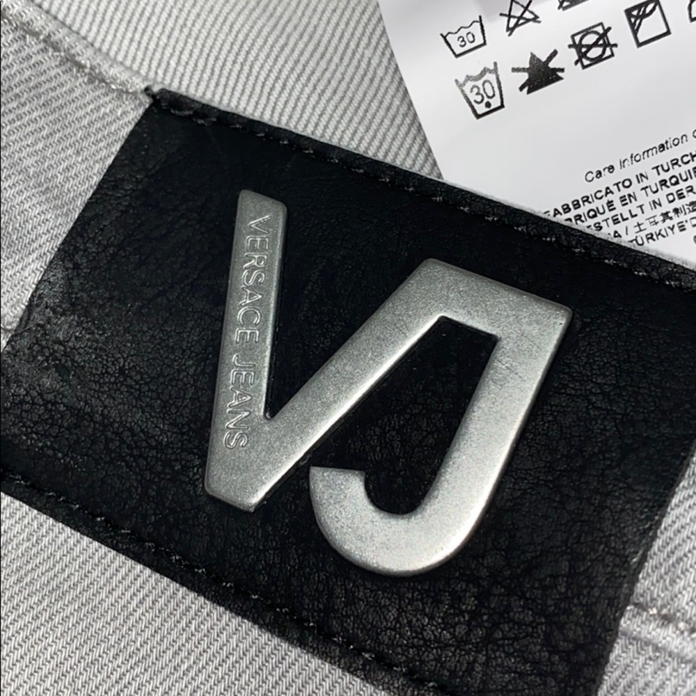 VERSACE JEANS ๐ - Picture 10 of 15